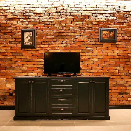 Lara Apartment *
