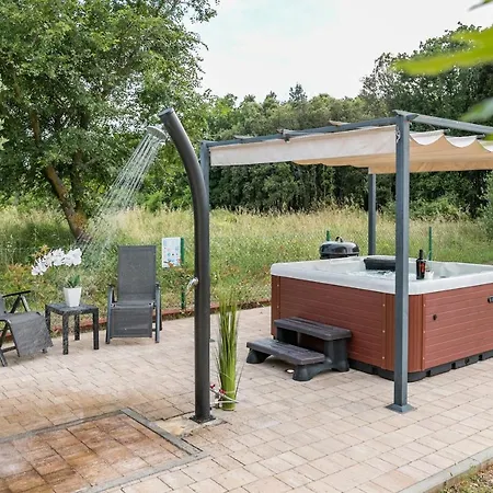 Lara Апартаменты Затон